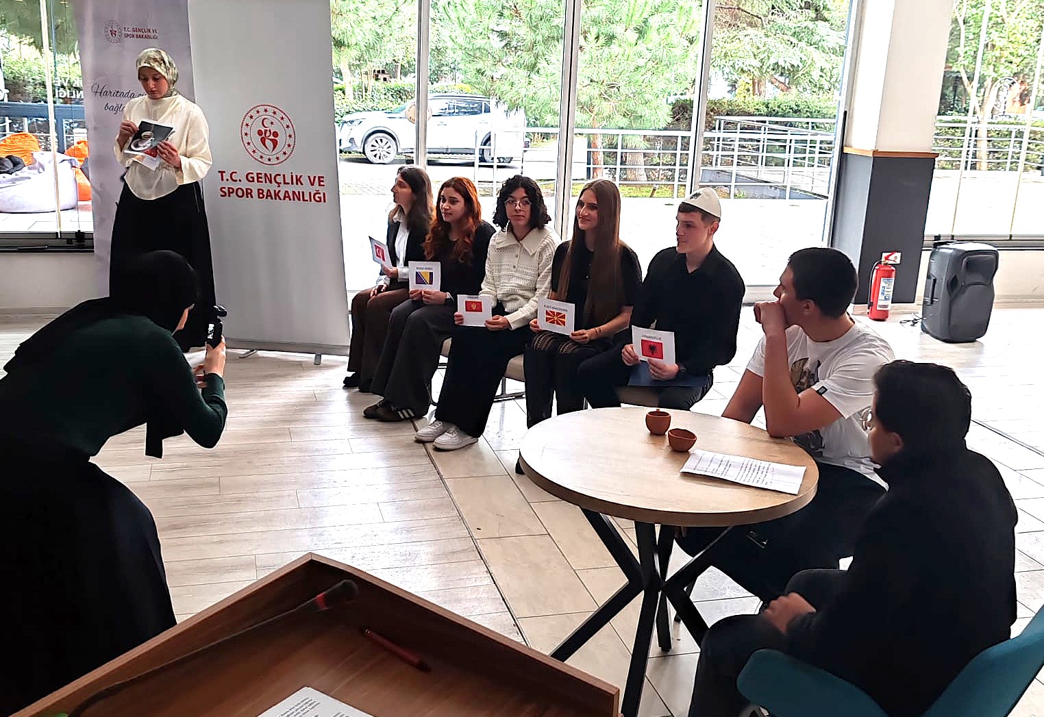 Tiyatro Toplu.jpeg (413 KB)