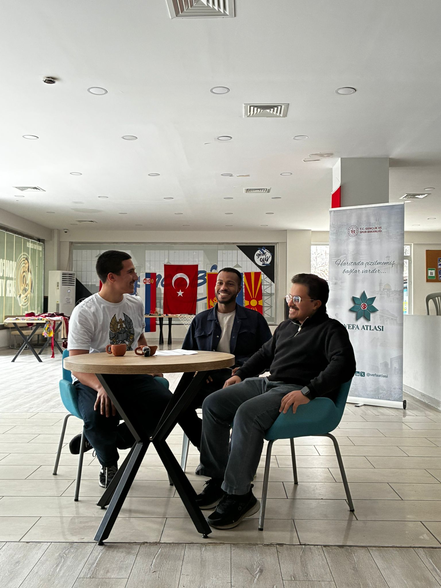 tiyatro sonu.jpeg (337 KB)