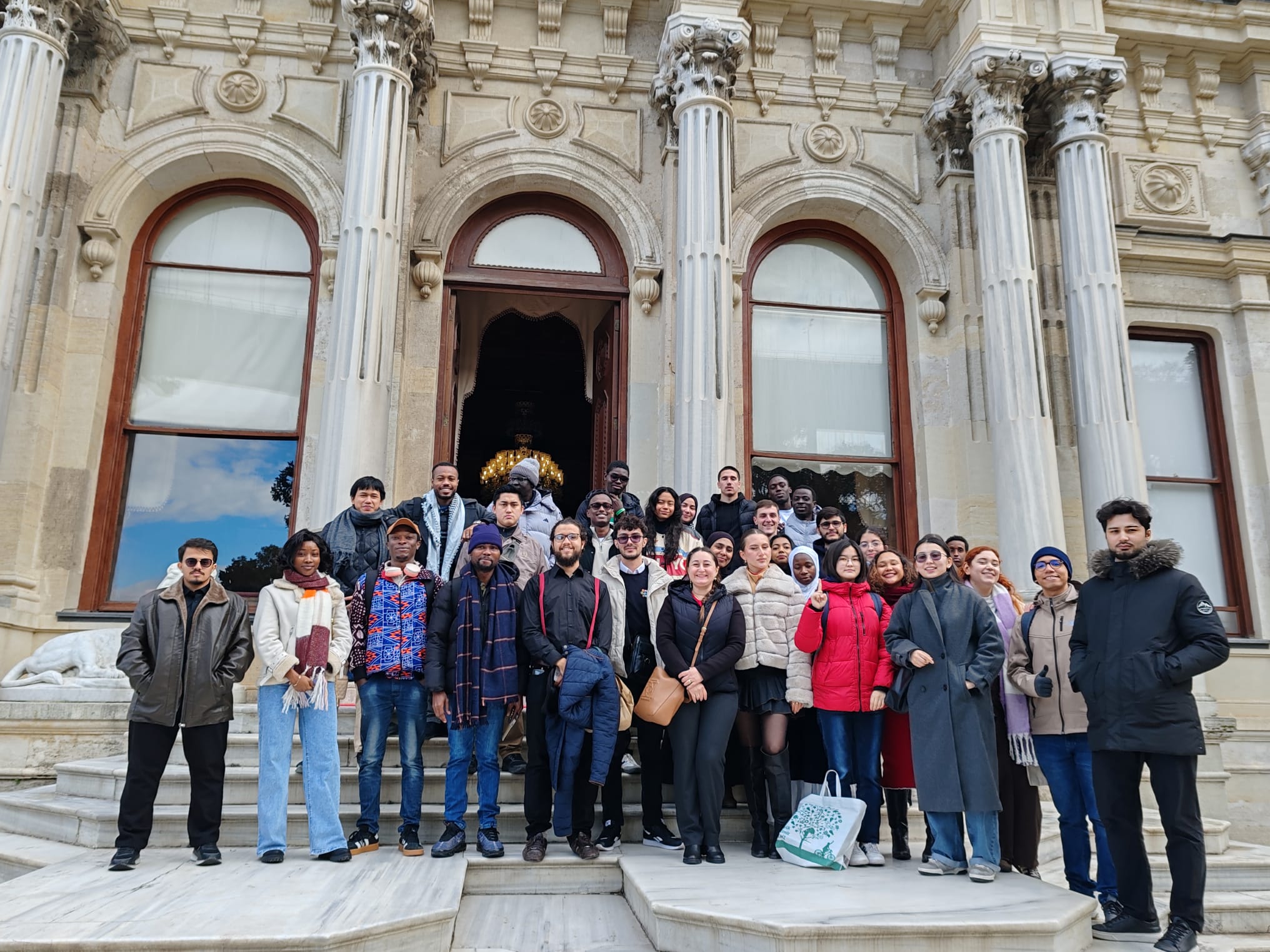 Saray fotoğrafı.jpeg (424 KB)